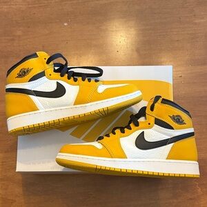 Jordan High Retro- Yellow, White, Black